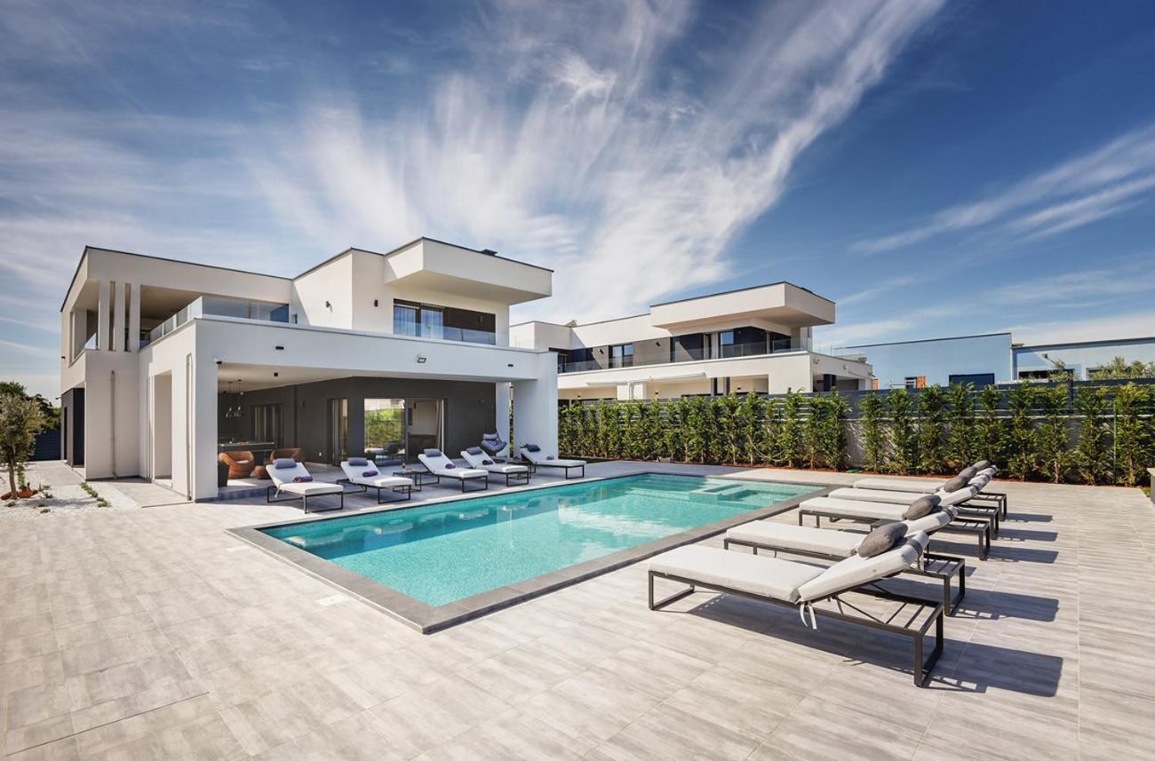Villa Ula In Pula With Heated Pool And Sauna Exterior photo