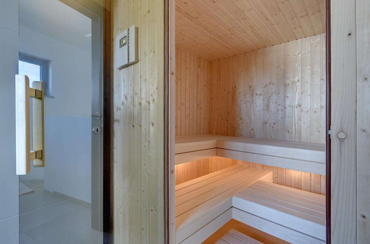 Villa Ula In Pula With Heated Pool And Sauna Exterior photo