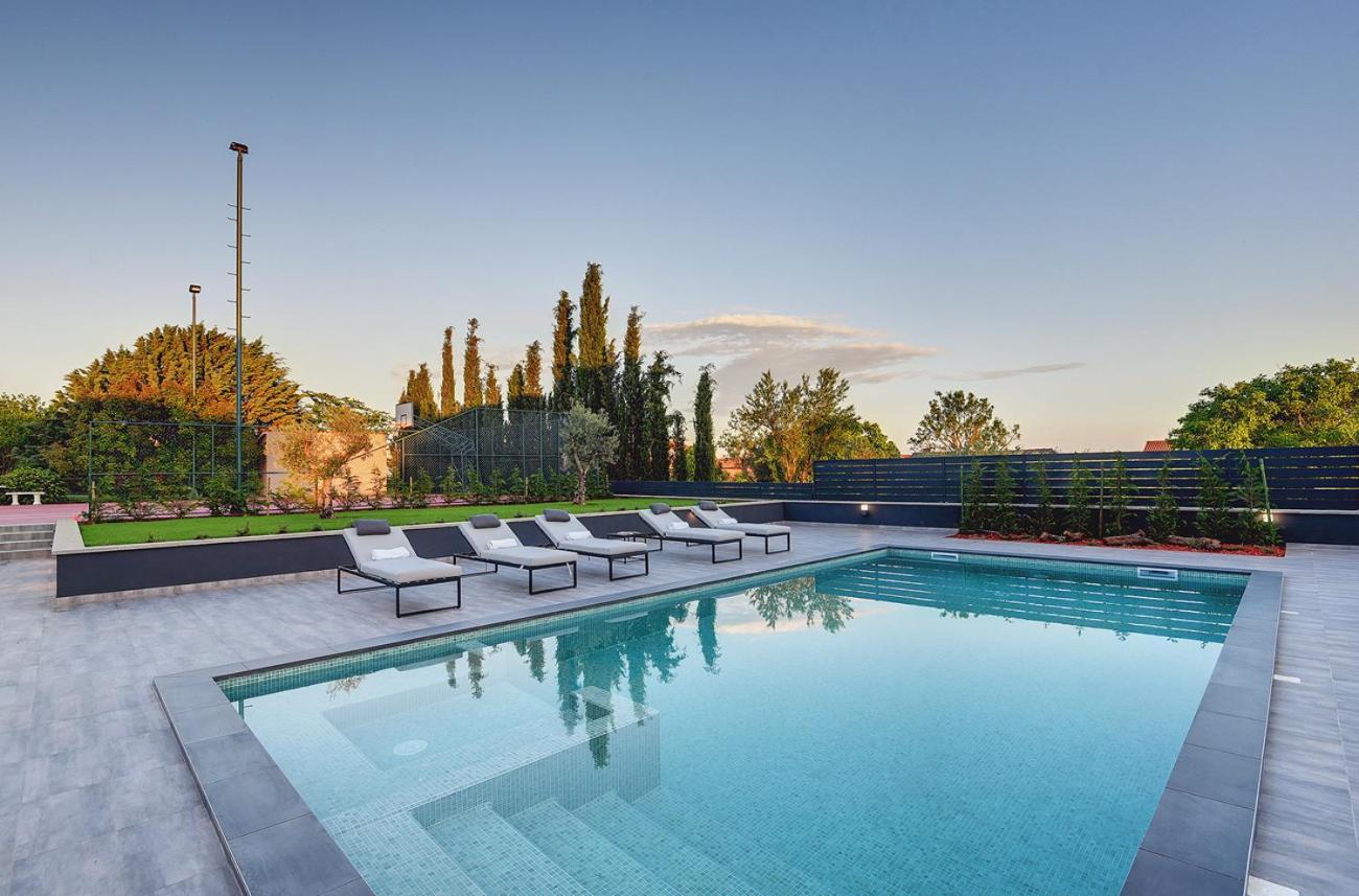 Villa Ula In Pula With Heated Pool And Sauna Exterior photo